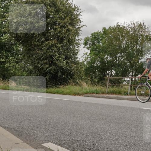 30.08.2026 - Elbe Triathlon Hamburg Michael Burmester http://msf.ph/oto/10039774 30.08.2026 14:07:53 Radfahren  meine-sportfotos.de