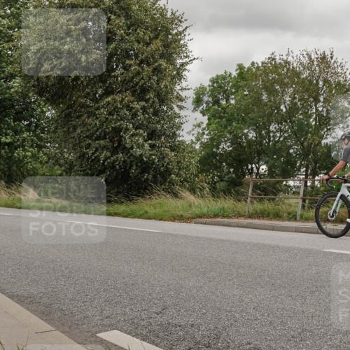 30.08.2026 - Elbe Triathlon Hamburg Michael Burmester http://msf.ph/oto/10039805 30.08.2026 14:08:46 Radfahren  meine-sportfotos.de