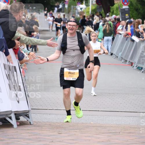 30.08.2026 - Blankeneser Heldenlauf Lena Gebhardt http://msf.ph/oto/10039894 30.08.2026 11:44:21 Ziel 2956 meine-sportfotos.de