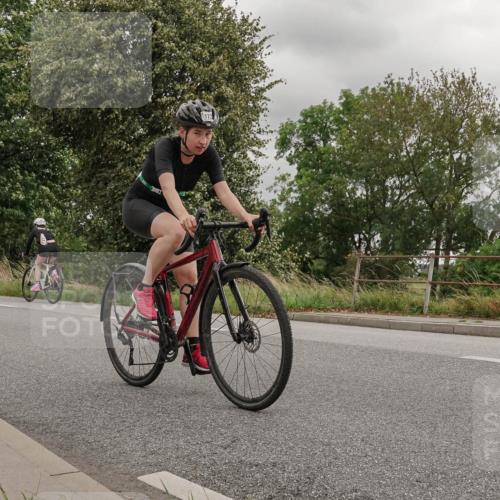 30.08.2026 - Elbe Triathlon Hamburg Michael Burmester http://msf.ph/oto/10040043 30.08.2026 14:11:21 Radfahren 173 meine-sportfotos.de
