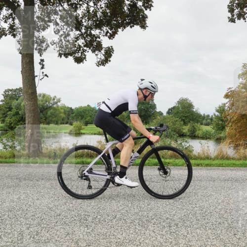 30.08.2026 - Elbe Triathlon Hamburg Michael Burmester http://msf.ph/oto/10040080 30.08.2026 10:49:17 Radfahren 991, 1049 meine-sportfotos.de