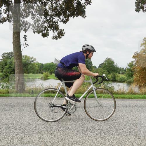 30.08.2026 - Elbe Triathlon Hamburg Michael Burmester http://msf.ph/oto/10040083 30.08.2026 10:49:23 Radfahren 991, 1211, 1285 meine-sportfotos.de