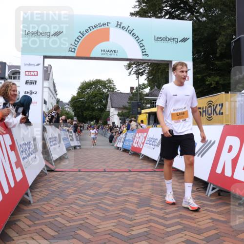 30.08.2026 - Blankeneser Heldenlauf Lena Gebhardt http://msf.ph/oto/10040085 30.08.2026 11:44:51 Ziel 2015 meine-sportfotos.de