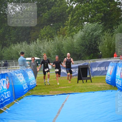 30.08.2026 - Elbe Triathlon Hamburg LAZAROV Photography http://msf.ph/oto/10040201 30.08.2026 16:00:58 Ziel  meine-sportfotos.de