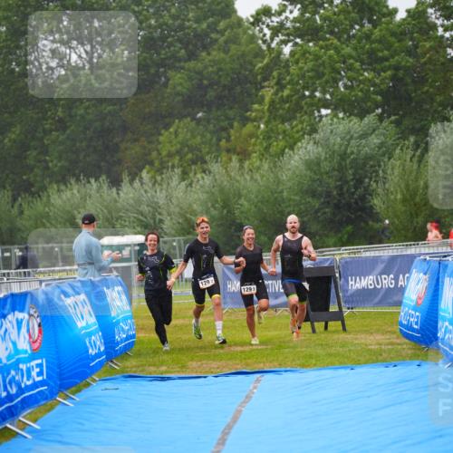 30.08.2026 - Elbe Triathlon Hamburg LAZAROV Photography http://msf.ph/oto/10040207 30.08.2026 16:00:59 Ziel  meine-sportfotos.de