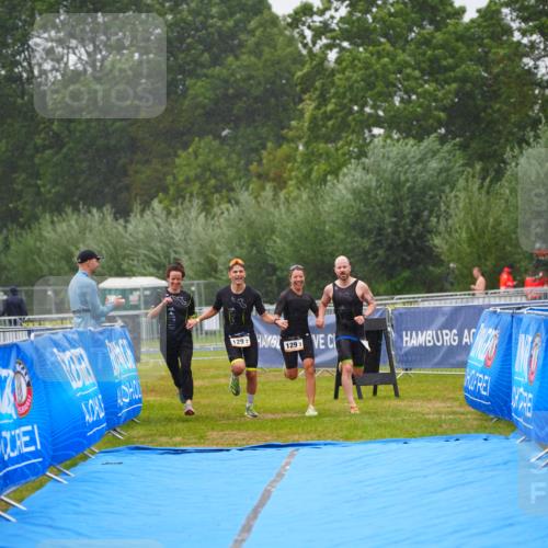 30.08.2026 - Elbe Triathlon Hamburg LAZAROV Photography http://msf.ph/oto/10040215 30.08.2026 16:00:59 Ziel  meine-sportfotos.de