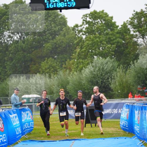 30.08.2026 - Elbe Triathlon Hamburg LAZAROV Photography http://msf.ph/oto/10040233 30.08.2026 16:01:00 Ziel  meine-sportfotos.de