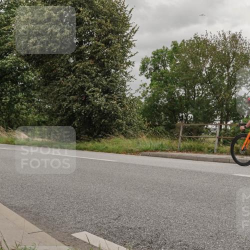 30.08.2026 - Elbe Triathlon Hamburg Michael Burmester http://msf.ph/oto/10040261 30.08.2026 14:12:51 Radfahren 137 meine-sportfotos.de