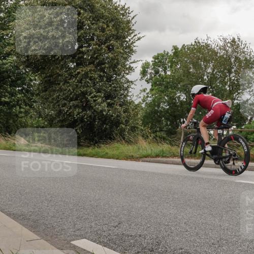 30.08.2026 - Elbe Triathlon Hamburg Michael Burmester http://msf.ph/oto/10040315 30.08.2026 14:13:16 Radfahren  meine-sportfotos.de