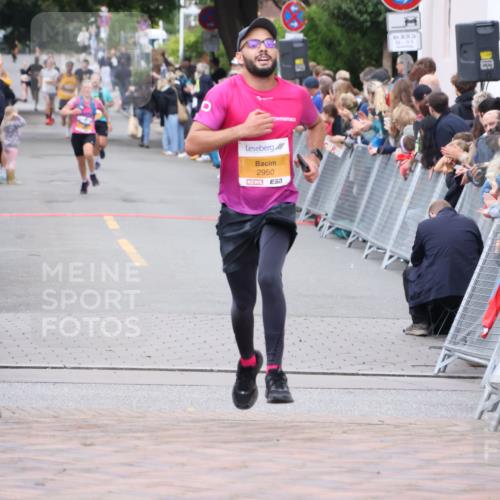 30.08.2026 - Blankeneser Heldenlauf Lena Gebhardt http://msf.ph/oto/10040319 30.08.2026 11:45:19 Ziel 2950 meine-sportfotos.de