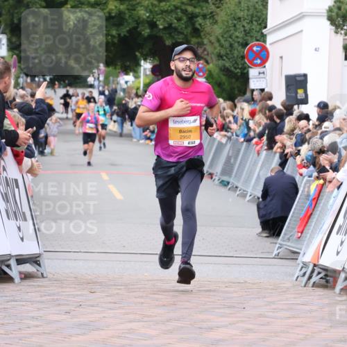 30.08.2026 - Blankeneser Heldenlauf Lena Gebhardt http://msf.ph/oto/10040334 30.08.2026 11:45:19 Ziel 2950 meine-sportfotos.de