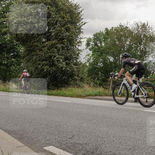 30.08.2026 - Elbe Triathlon Hamburg Michael Burmester http://msf.ph/oto/10040362 30.08.2026 14:13:20 Radfahren  meine-sportfotos.de