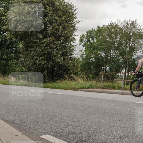 30.08.2026 - Elbe Triathlon Hamburg Michael Burmester http://msf.ph/oto/10040376 30.08.2026 14:13:29 Radfahren 135 meine-sportfotos.de
