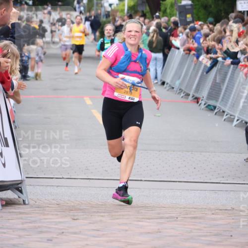 30.08.2026 - Blankeneser Heldenlauf Lena Gebhardt http://msf.ph/oto/10040399 30.08.2026 11:45:26 Ziel 2818, 2950 meine-sportfotos.de