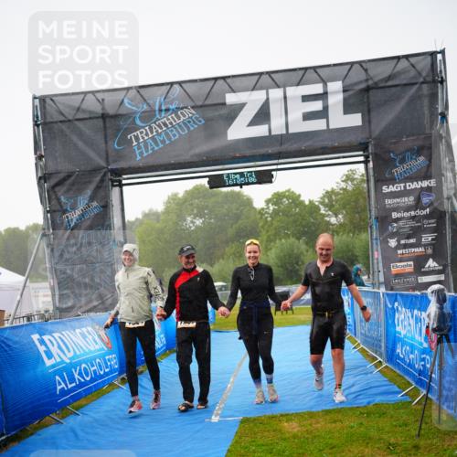 30.08.2026 - Elbe Triathlon Hamburg LAZAROV Photography http://msf.ph/oto/10040474 30.08.2026 16:05:06 Ziel  meine-sportfotos.de