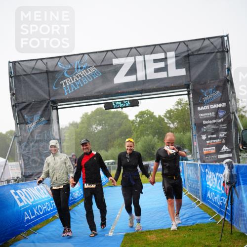 30.08.2026 - Elbe Triathlon Hamburg LAZAROV Photography http://msf.ph/oto/10040491 30.08.2026 16:05:06 Ziel  meine-sportfotos.de