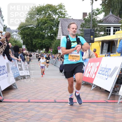30.08.2026 - Blankeneser Heldenlauf Lena Gebhardt http://msf.ph/oto/10040517 30.08.2026 11:45:36 Ziel 2319, 2818, 2819 meine-sportfotos.de