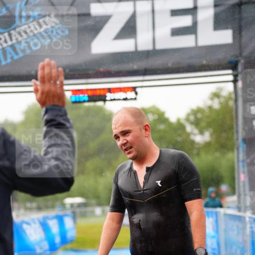 30.08.2026 - Elbe Triathlon Hamburg LAZAROV Photography http://msf.ph/oto/10040519 30.08.2026 16:05:15 Ziel  meine-sportfotos.de