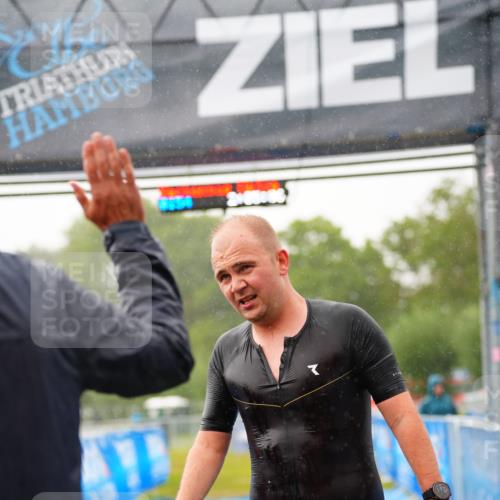30.08.2026 - Elbe Triathlon Hamburg LAZAROV Photography http://msf.ph/oto/10040526 30.08.2026 16:05:15 Ziel  meine-sportfotos.de