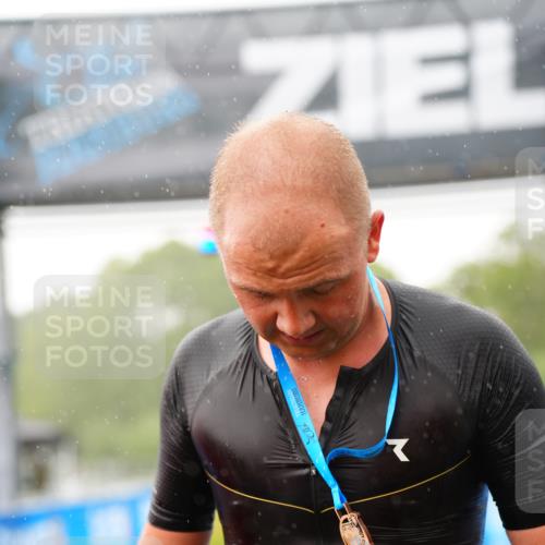 30.08.2026 - Elbe Triathlon Hamburg LAZAROV Photography http://msf.ph/oto/10040560 30.08.2026 16:05:21 Ziel  meine-sportfotos.de