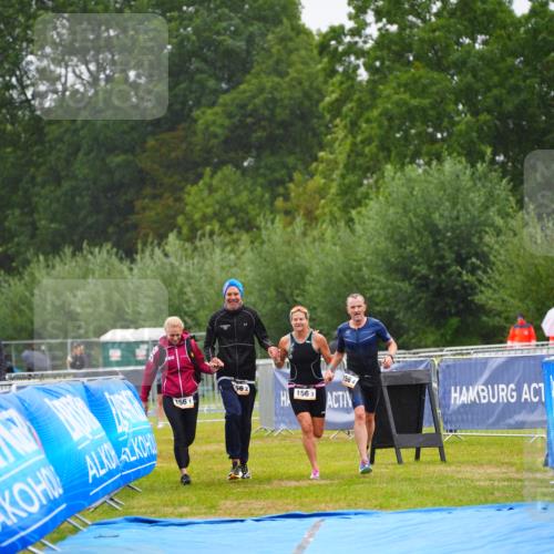 30.08.2026 - Elbe Triathlon Hamburg LAZAROV Photography http://msf.ph/oto/10040598 30.08.2026 16:09:36 Ziel  meine-sportfotos.de