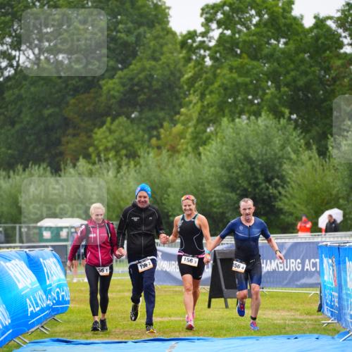 30.08.2026 - Elbe Triathlon Hamburg LAZAROV Photography http://msf.ph/oto/10040620 30.08.2026 16:09:37 Ziel  meine-sportfotos.de