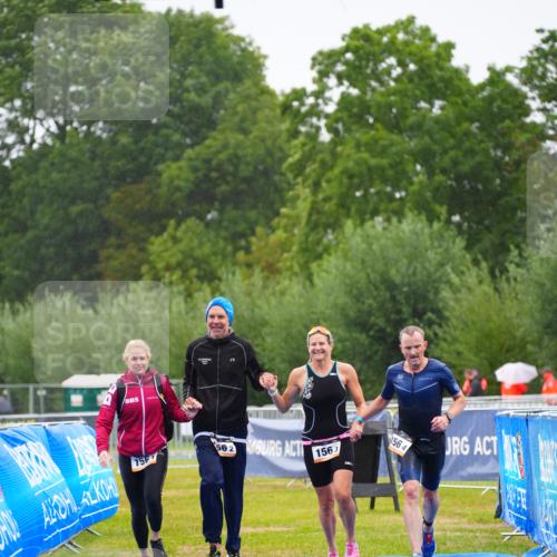 30.08.2026 - Elbe Triathlon Hamburg LAZAROV Photography http://msf.ph/oto/10040633 30.08.2026 16:09:38 Ziel  meine-sportfotos.de