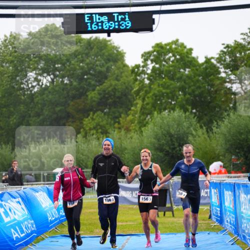 30.08.2026 - Elbe Triathlon Hamburg LAZAROV Photography http://msf.ph/oto/10040638 30.08.2026 16:09:39 Ziel  meine-sportfotos.de