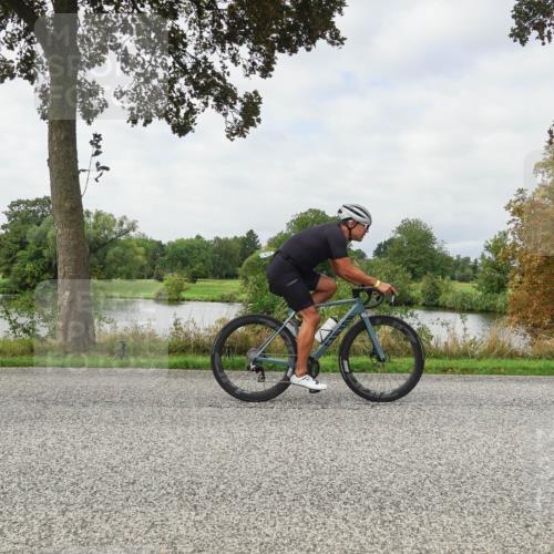 30.08.2026 - Elbe Triathlon Hamburg Michael Burmester http://msf.ph/oto/10040675 30.08.2026 10:55:45 Radfahren 975, 1086, 1224, 1422, 1441 meine-sportfotos.de