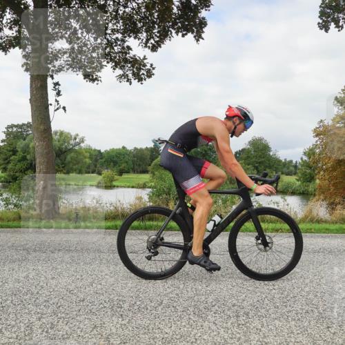 30.08.2026 - Elbe Triathlon Hamburg Michael Burmester http://msf.ph/oto/10040716 30.08.2026 10:56:34 Radfahren 900, 1065, 1233, 1447, 1452 meine-sportfotos.de