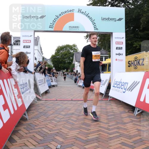 30.08.2026 - Blankeneser Heldenlauf Lena Gebhardt http://msf.ph/oto/10040737 30.08.2026 11:45:47 Ziel 2319, 2583, 2648, 2875, 2949 meine-sportfotos.de