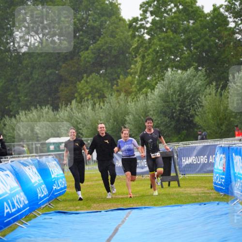 30.08.2026 - Elbe Triathlon Hamburg LAZAROV Photography http://msf.ph/oto/10040740 30.08.2026 16:11:05 Ziel  meine-sportfotos.de