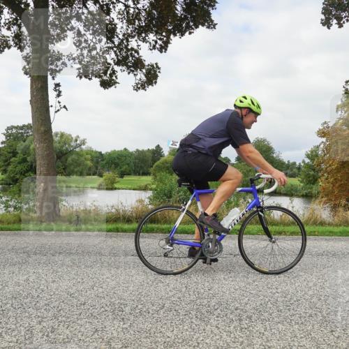 30.08.2026 - Elbe Triathlon Hamburg Michael Burmester http://msf.ph/oto/10040743 30.08.2026 10:56:45 Radfahren 974, 1126, 1191, 1276, 1304 meine-sportfotos.de