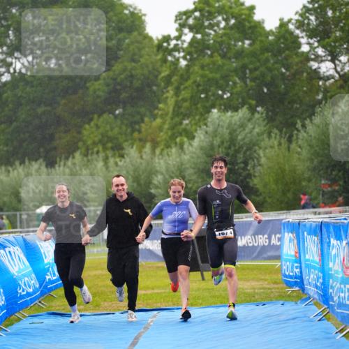 30.08.2026 - Elbe Triathlon Hamburg LAZAROV Photography http://msf.ph/oto/10040791 30.08.2026 16:11:06 Ziel  meine-sportfotos.de
