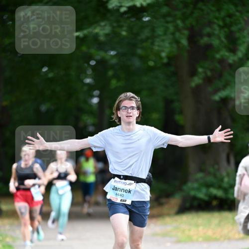 30.08.2026 - Blankeneser Heldenlauf Dr. Thomas Lammeyer http://msf.ph/oto/10040795 30.08.2026 11:15:55 Laufen 4440 meine-sportfotos.de