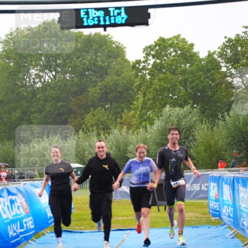 30.08.2026 - Elbe Triathlon Hamburg LAZAROV Photography http://msf.ph/oto/10040802 30.08.2026 16:11:07 Ziel  meine-sportfotos.de
