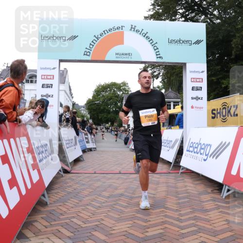 30.08.2026 - Blankeneser Heldenlauf Lena Gebhardt http://msf.ph/oto/10040807 30.08.2026 11:45:55 Ziel 2382 meine-sportfotos.de