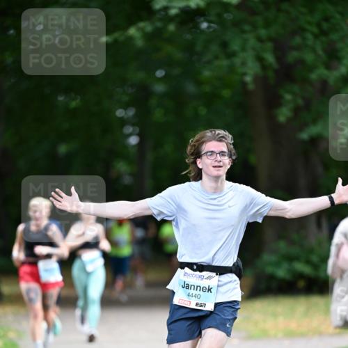 30.08.2026 - Blankeneser Heldenlauf Dr. Thomas Lammeyer http://msf.ph/oto/10040815 30.08.2026 11:15:56 Laufen 4440 meine-sportfotos.de