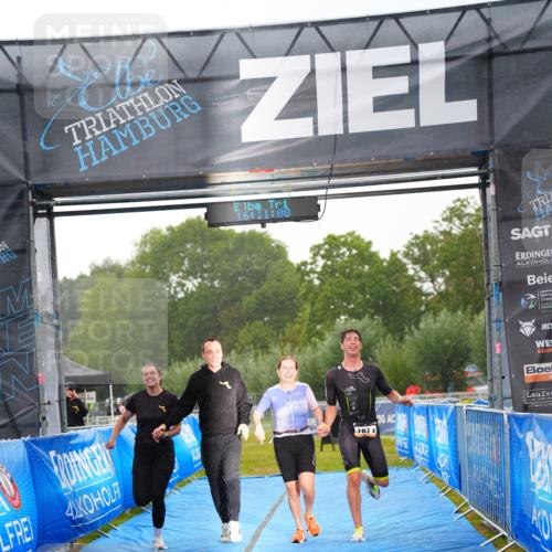 30.08.2026 - Elbe Triathlon Hamburg LAZAROV Photography http://msf.ph/oto/10040819 30.08.2026 16:11:08 Ziel  meine-sportfotos.de