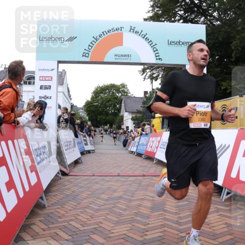 30.08.2026 - Blankeneser Heldenlauf Lena Gebhardt http://msf.ph/oto/10040821 30.08.2026 11:45:56 Ziel 2382 meine-sportfotos.de