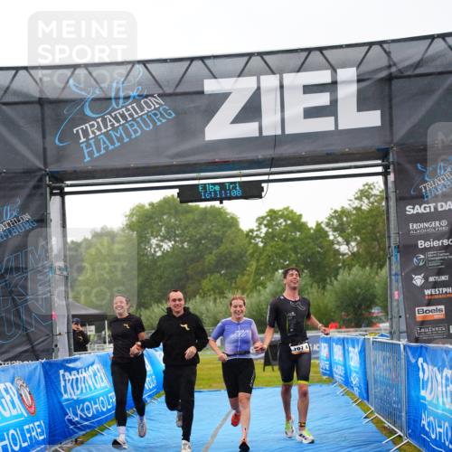 30.08.2026 - Elbe Triathlon Hamburg LAZAROV Photography http://msf.ph/oto/10040824 30.08.2026 16:11:08 Ziel  meine-sportfotos.de