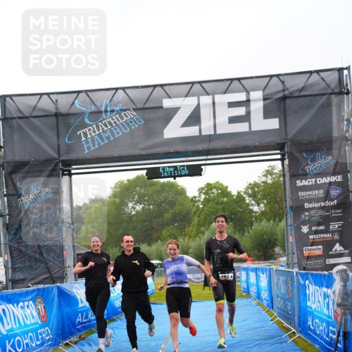 30.08.2026 - Elbe Triathlon Hamburg LAZAROV Photography http://msf.ph/oto/10040839 30.08.2026 16:11:09 Ziel  meine-sportfotos.de
