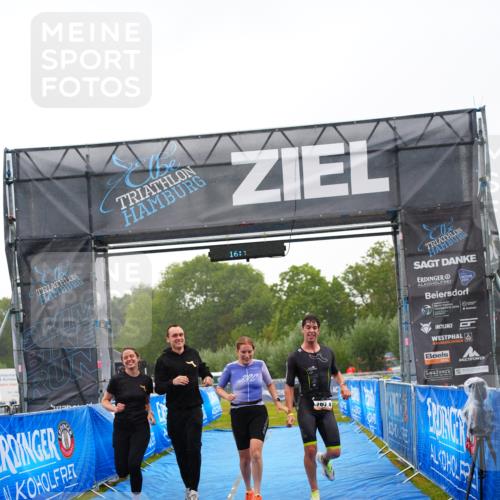 30.08.2026 - Elbe Triathlon Hamburg LAZAROV Photography http://msf.ph/oto/10040847 30.08.2026 16:11:09 Ziel  meine-sportfotos.de