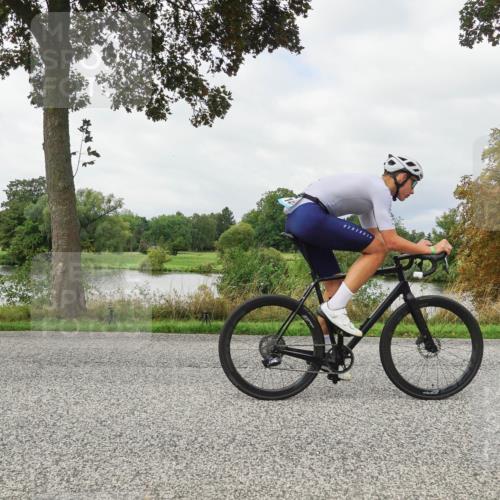 30.08.2026 - Elbe Triathlon Hamburg Michael Burmester http://msf.ph/oto/10040860 30.08.2026 10:58:07 Radfahren 1371, 1456 meine-sportfotos.de
