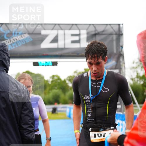 30.08.2026 - Elbe Triathlon Hamburg LAZAROV Photography http://msf.ph/oto/10040880 30.08.2026 16:11:43 Ziel  meine-sportfotos.de