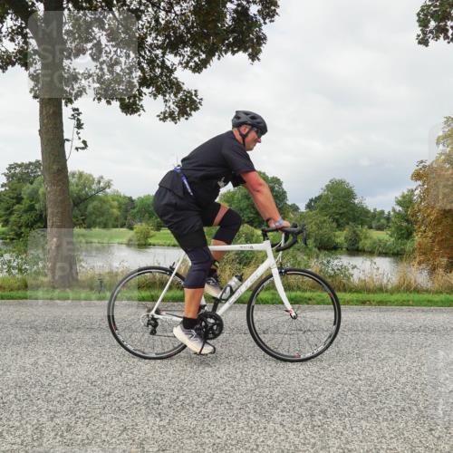 30.08.2026 - Elbe Triathlon Hamburg Michael Burmester http://msf.ph/oto/10040903 30.08.2026 10:59:06 Radfahren 1203, 1290, 1301 meine-sportfotos.de
