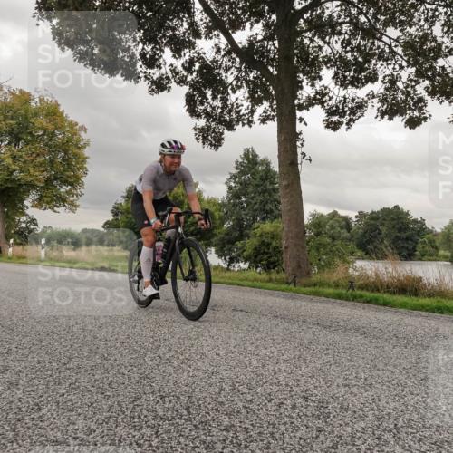 30.08.2026 - Elbe Triathlon Hamburg Michael Burmester http://msf.ph/oto/10040927 30.08.2026 09:01:52 Radfahren 212, 329, 358 meine-sportfotos.de