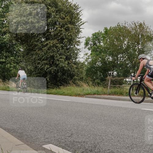 30.08.2026 - Elbe Triathlon Hamburg Michael Burmester http://msf.ph/oto/10040976 30.08.2026 14:17:43 Radfahren 177 meine-sportfotos.de