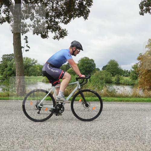 30.08.2026 - Elbe Triathlon Hamburg Michael Burmester http://msf.ph/oto/10041020 30.08.2026 11:00:11 Radfahren 992, 1214, 1280, 1320, 1445 meine-sportfotos.de