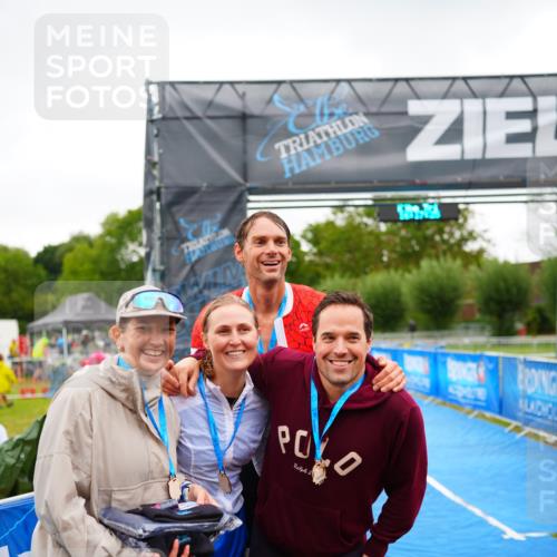 30.08.2026 - Elbe Triathlon Hamburg LAZAROV Photography http://msf.ph/oto/10041046 30.08.2026 16:17:25 Ziel  meine-sportfotos.de